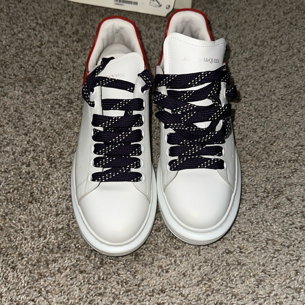Alexander McQueen leather sneaker
